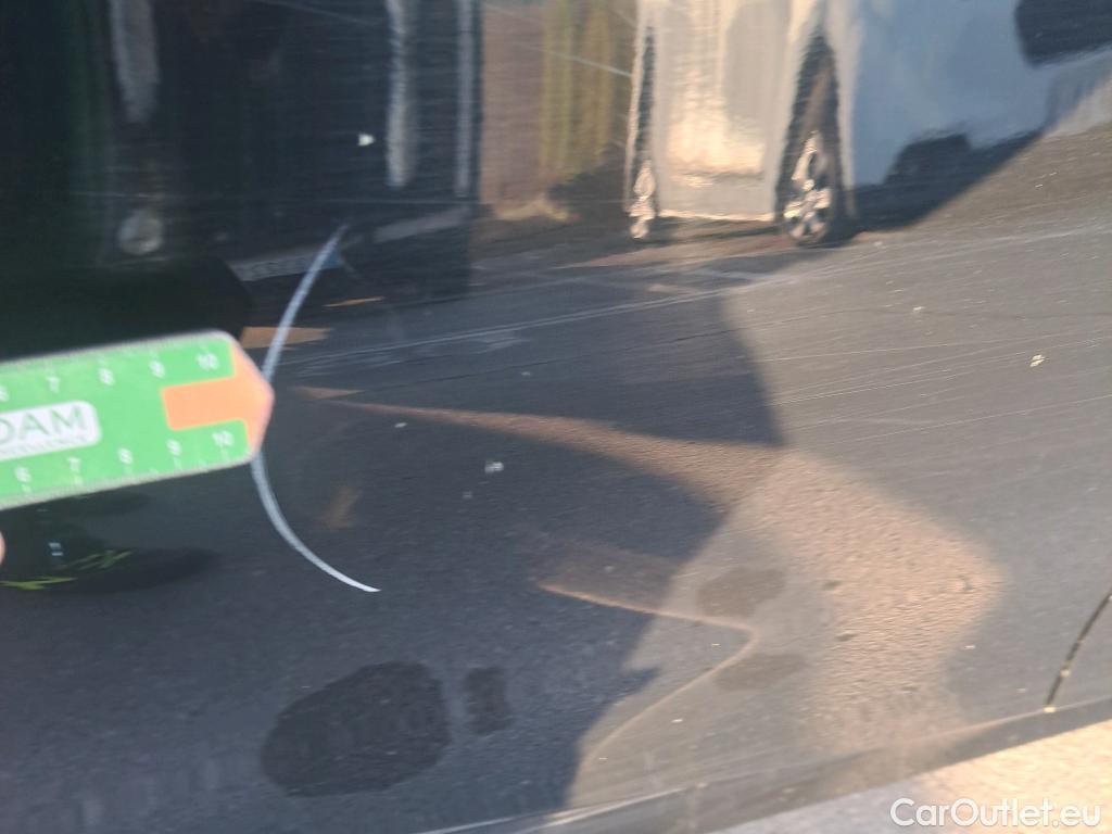  Bmw  Serie 3 BMW  / 2018 / 4P / sedán 318d Auto. #27