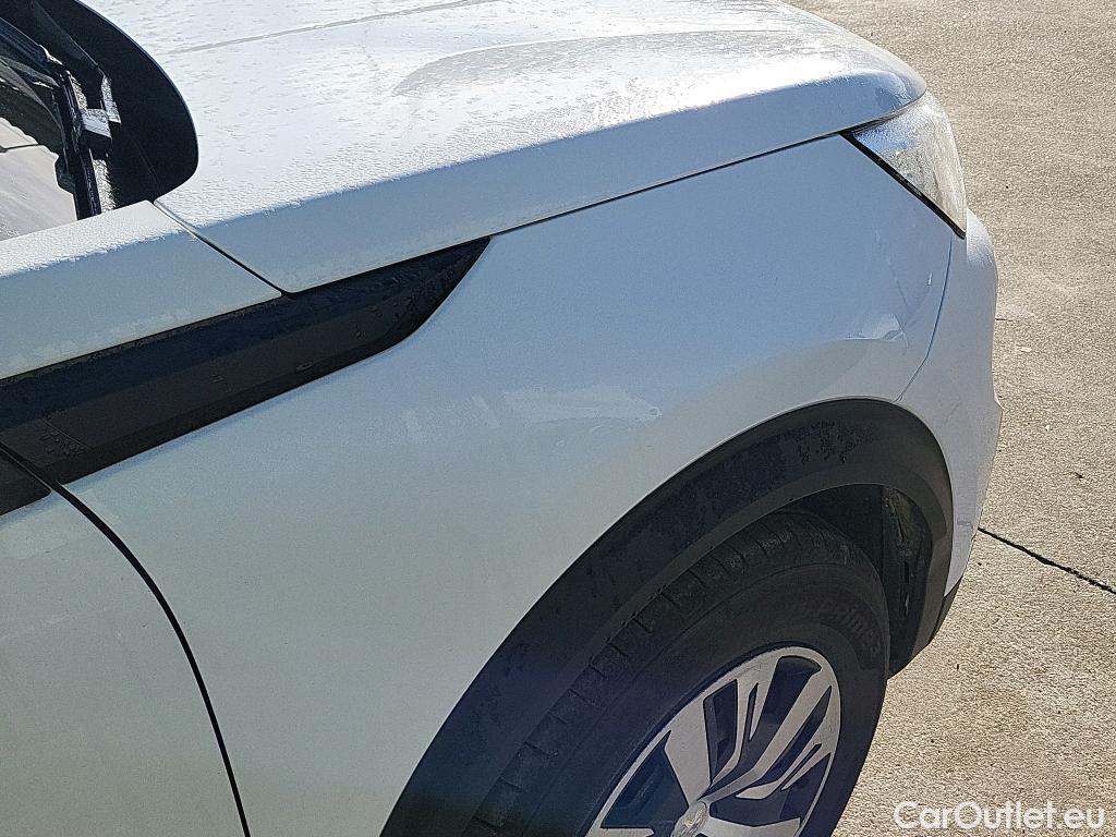  Peugeot  2008 PEUGEOT  / 2019 / 5P / todoterreno Active BlueHDI 81kW (110CV) #13