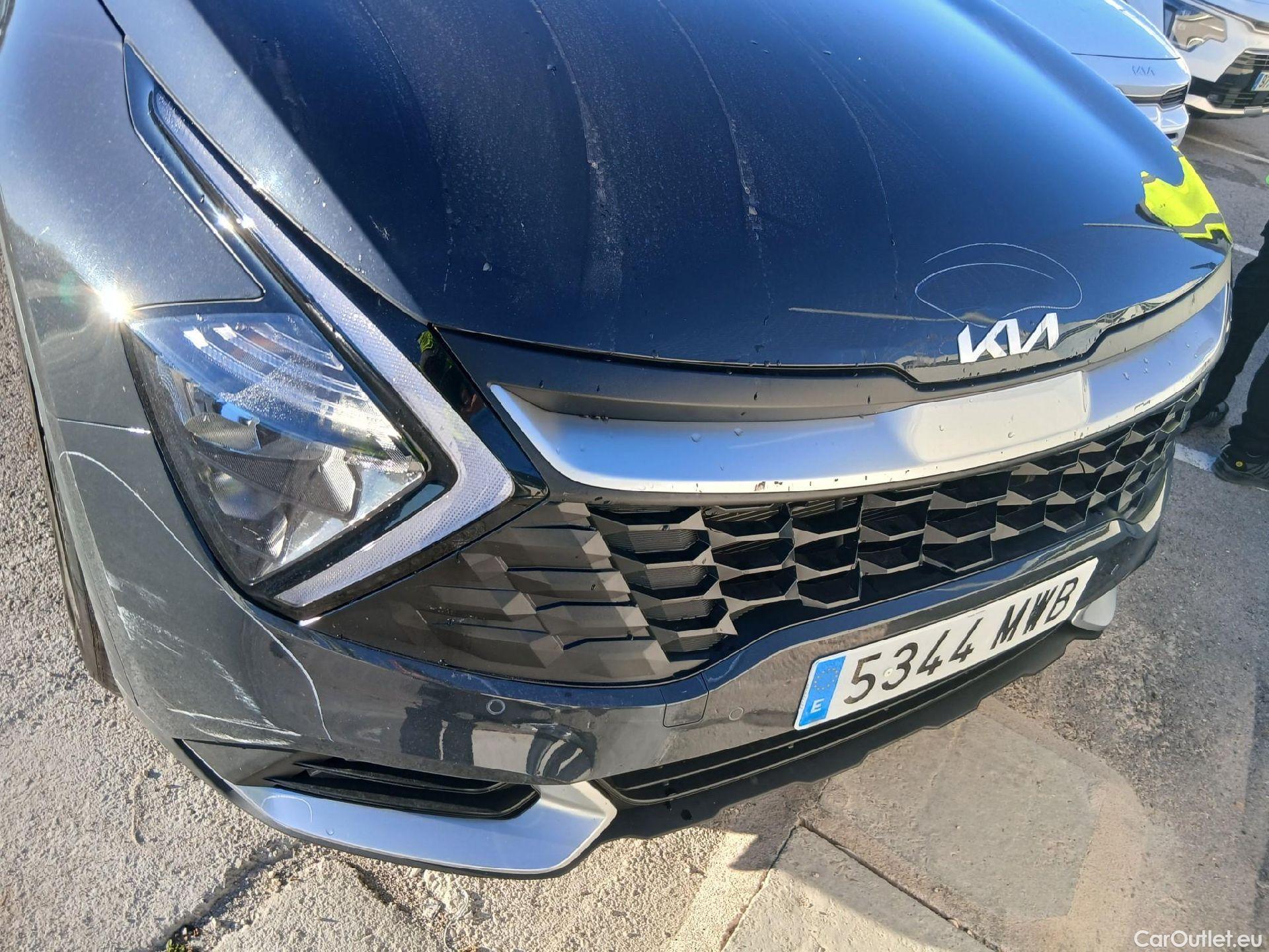  KIA  Sportage KIA  / 2022 / 5P / todoterreno 1.6 T-GDi 118kW (160CV) Drive 17