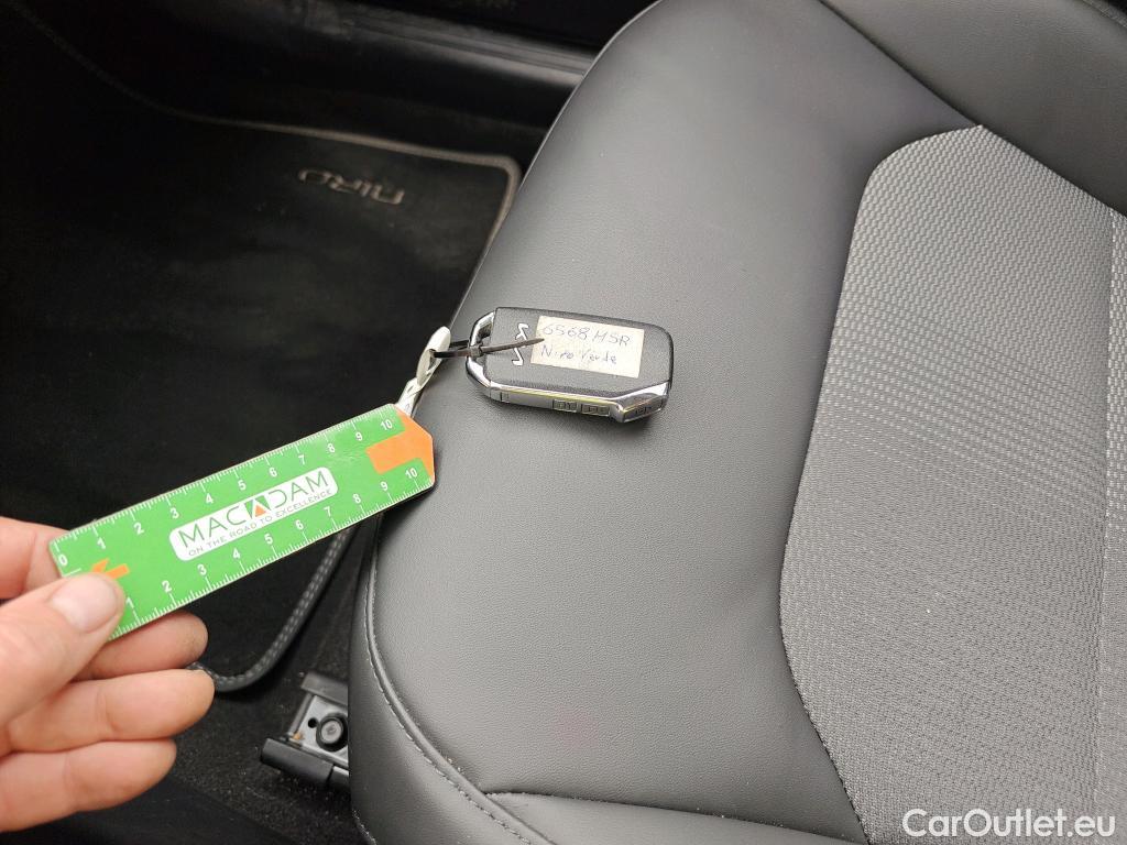  KIA  Niro KIA  / 2022 / 5P / crossover 1.6 GDi HEV 104kW (141CV) Drive #2