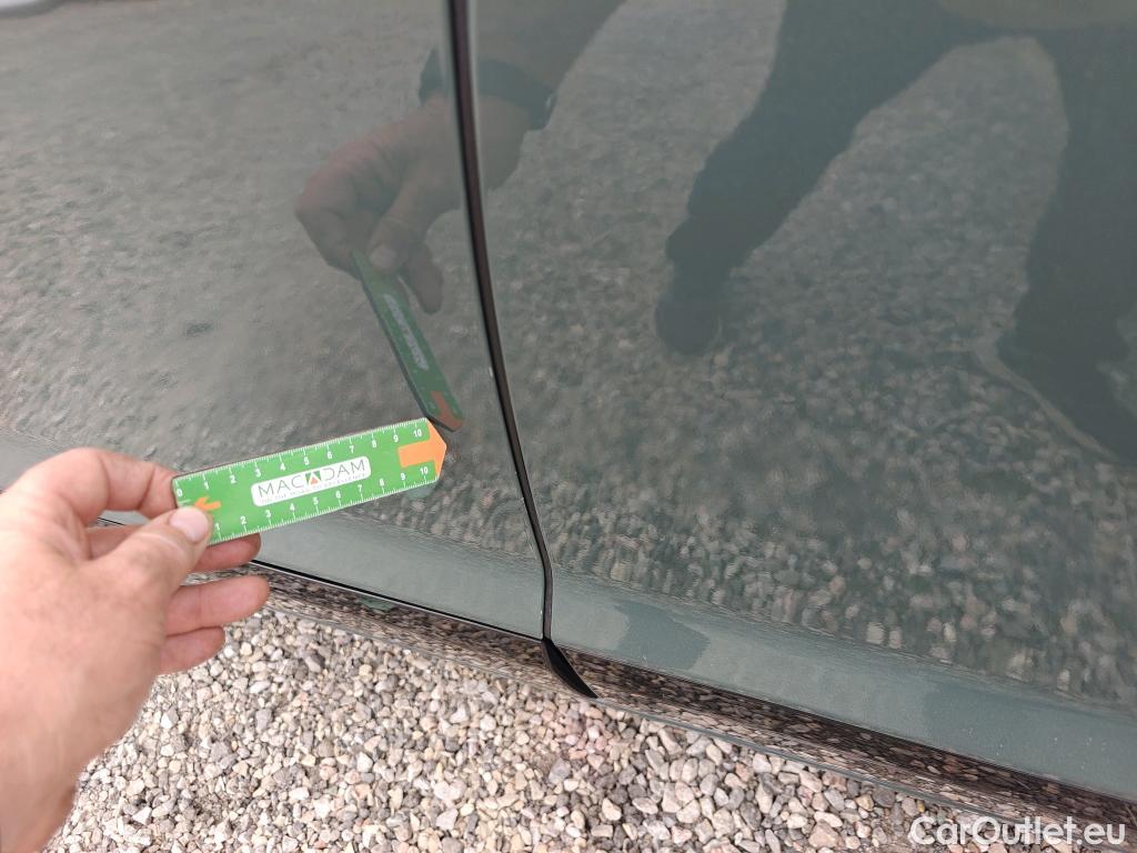  KIA  Niro KIA  / 2022 / 5P / crossover 1.6 GDi HEV 104kW (141CV) Drive #4