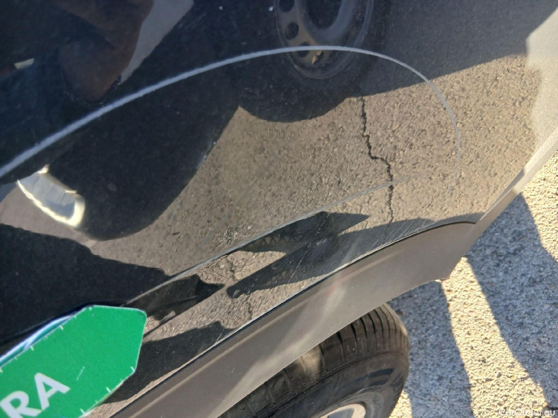  KIA  Sportage KIA  / 2022 / 5P / todoterreno 1.6 T-GDi 118kW (160CV) Drive 17