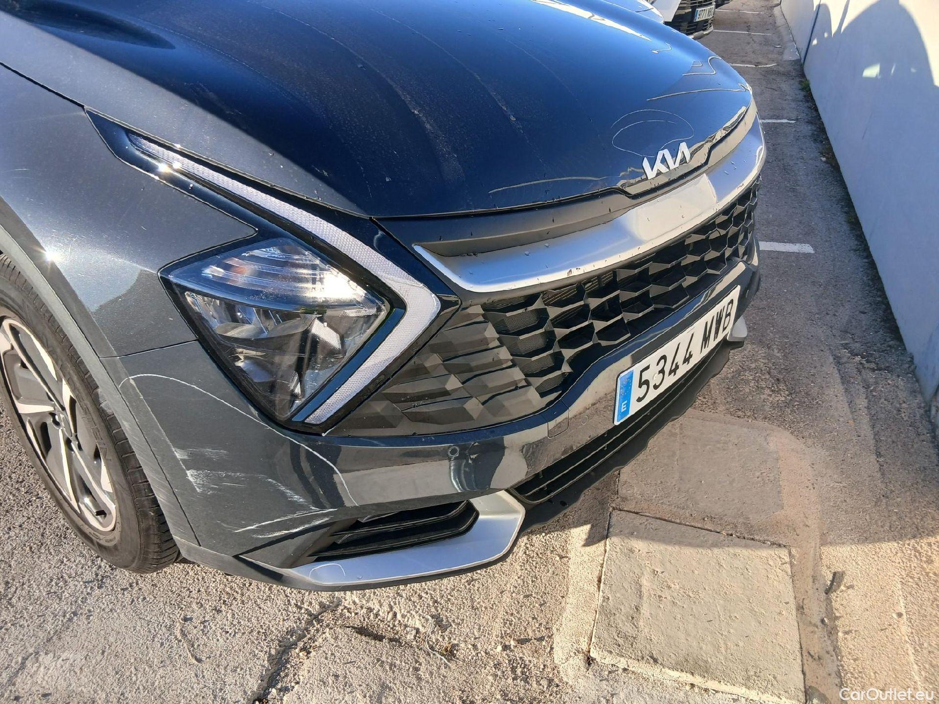  KIA  Sportage KIA  / 2022 / 5P / todoterreno 1.6 T-GDi 118kW (160CV) Drive 17