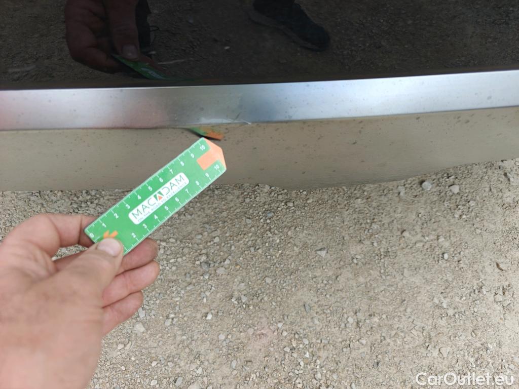  KIA  Niro KIA  / 2022 / 5P / crossover 1.6 GDi HEV 104kW (141CV) Drive #9