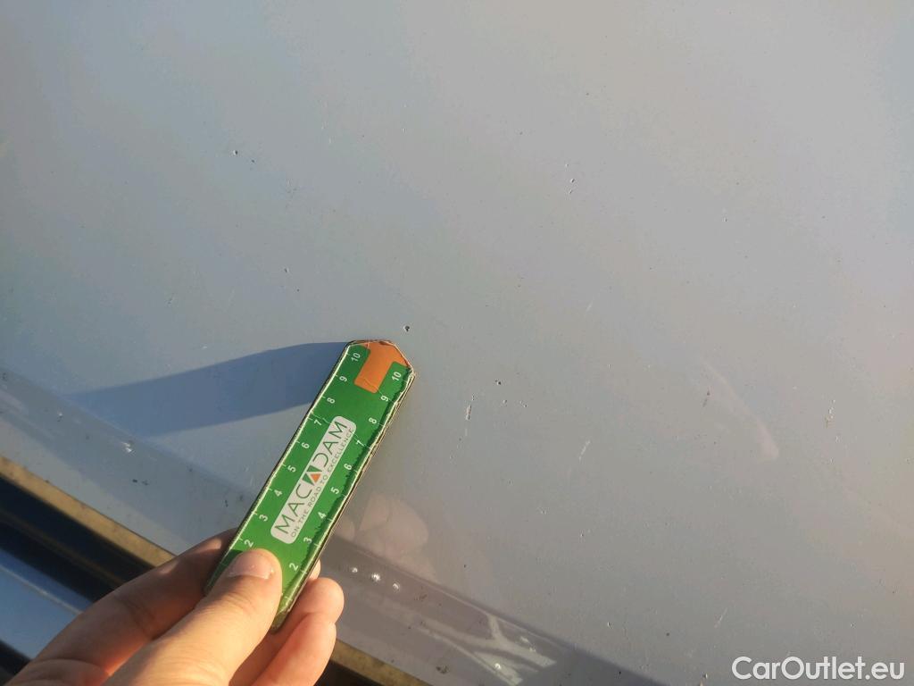  Volkswagen  T-ROC  Life 2.0 TDI 115CV MT6 E6d #31