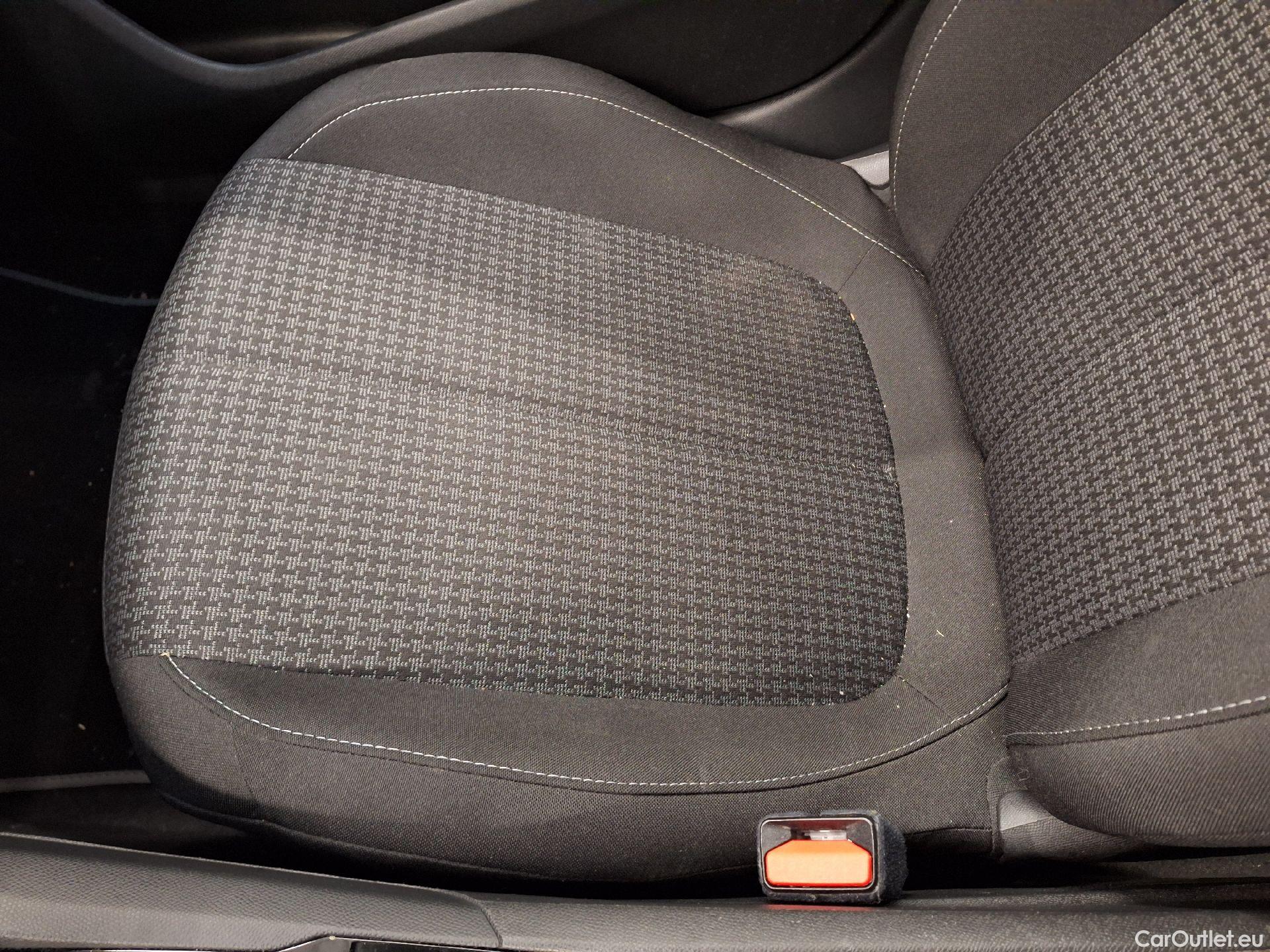  Peugeot  308 Peugeot,  FL'17, Peugeot  1.2 PureTech 110 S&S Active Pack 5d #24