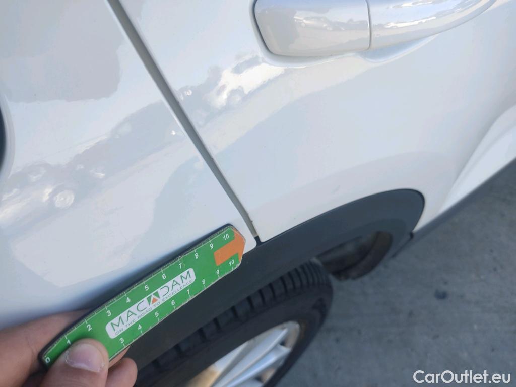  Volkswagen  T-ROC  Life 2.0 TDI 115CV MT6 E6d #36