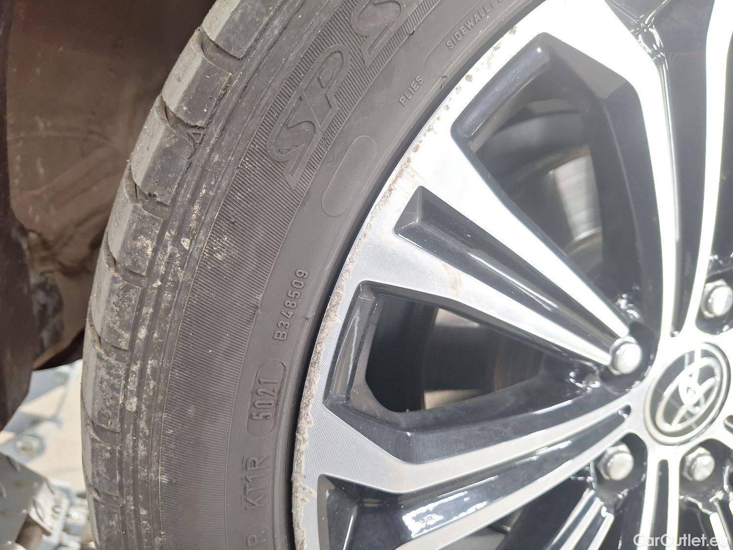  Toyota  Corolla Toyota,  TS '19, Toyota  Touring Sports 1.8 Hybrid Premium e #2