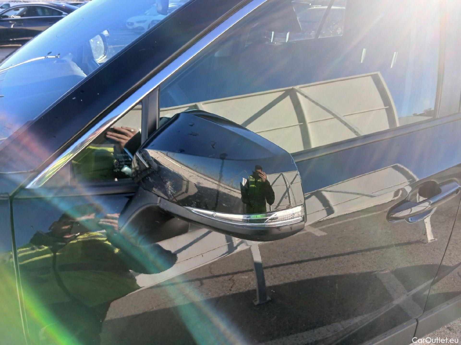  Toyota  RAV4 TOYOTA  / 2018 / 5P / todoterreno 2.5l 220H Advance #23