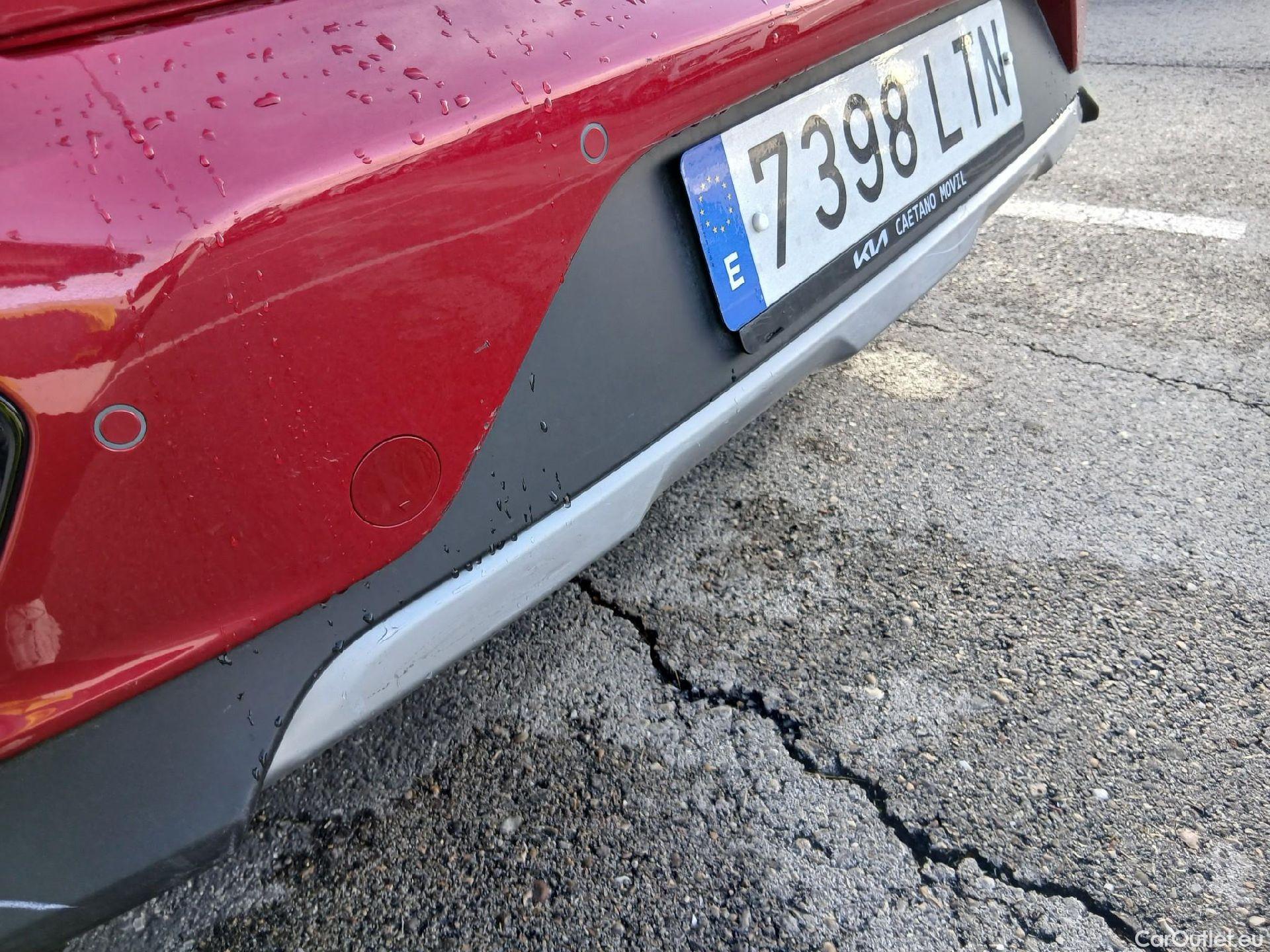  KIA  Niro KIA  / 2019 / 5P / crossover 1.6 GDi PHEV 104kW (141CV) Drive #24