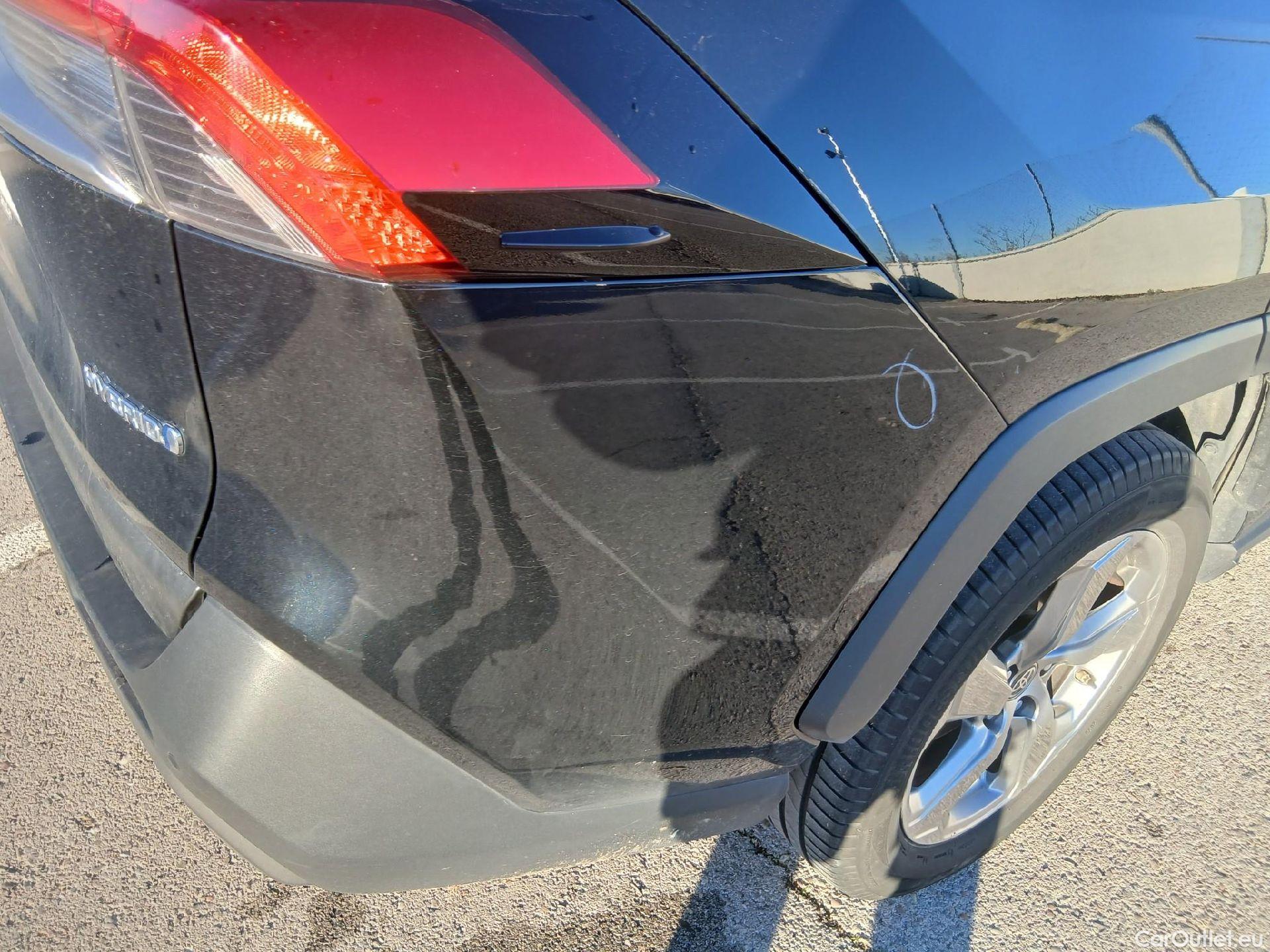  Toyota  RAV4 TOYOTA  / 2018 / 5P / todoterreno 2.5l 220H Advance #29