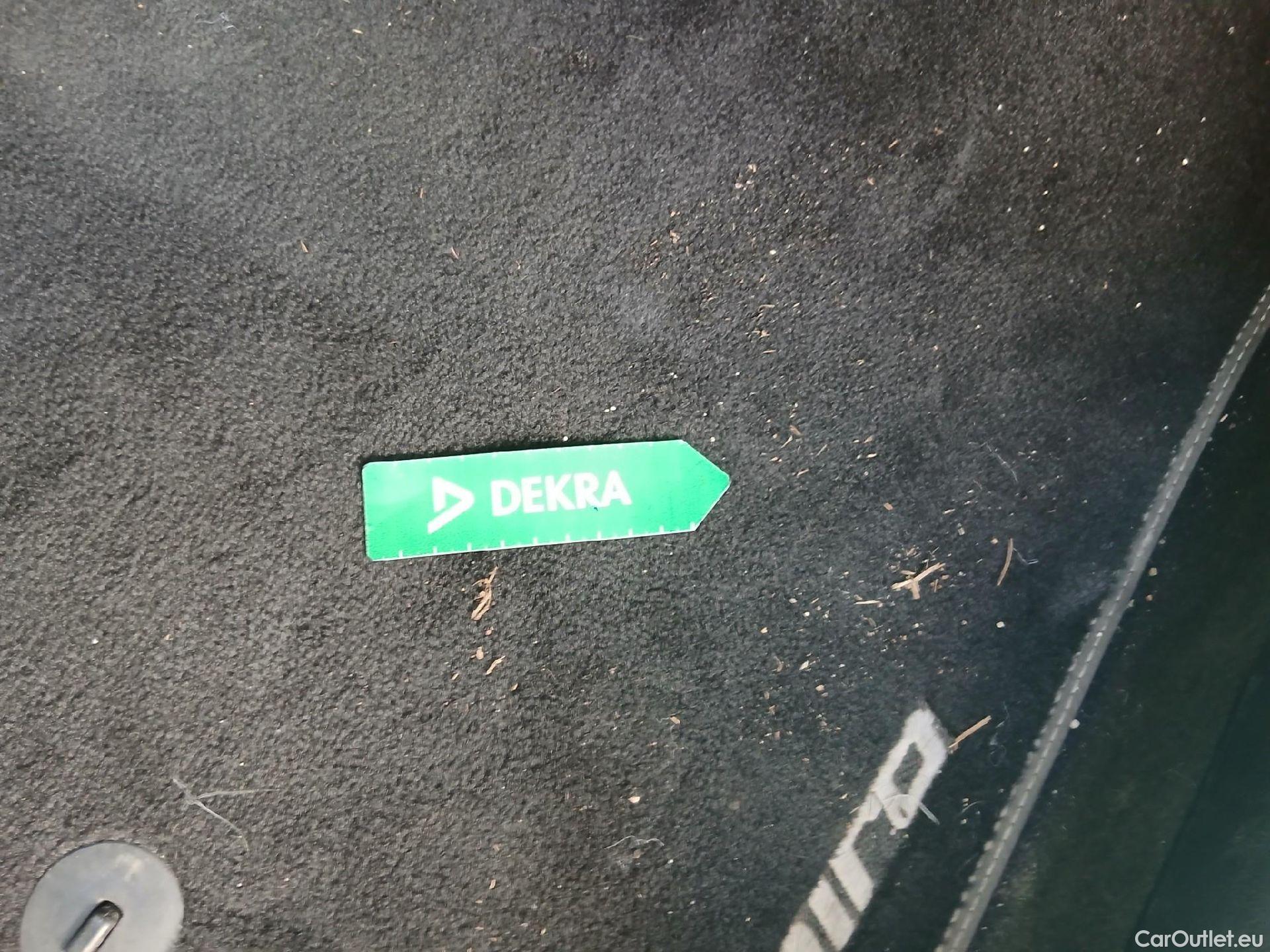  KIA  Niro KIA  / 2019 / 5P / crossover 1.6 GDi PHEV 104kW (141CV) Drive #32