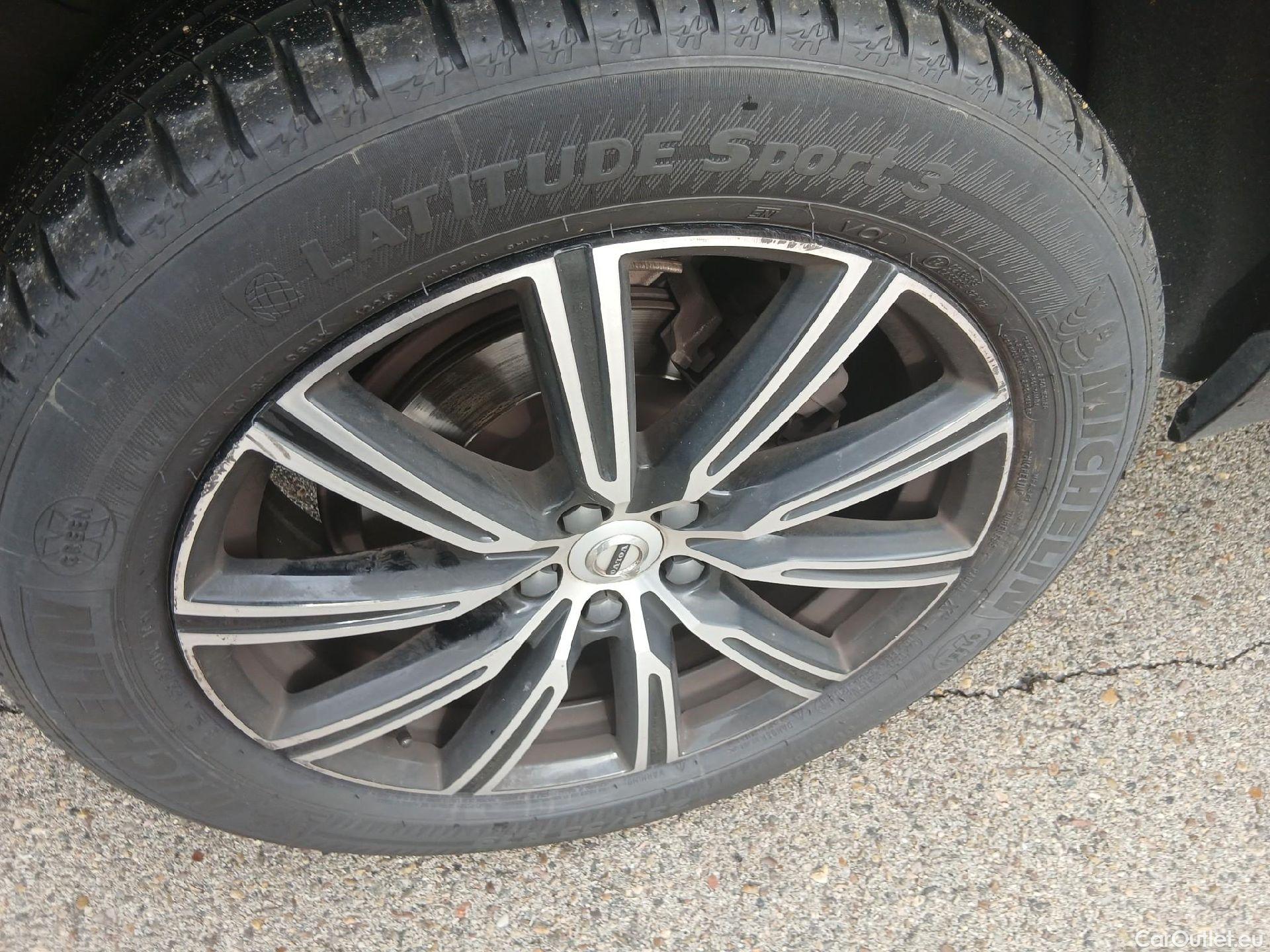  Volvo  XC60 VOLVO  / 2017 / 5P / todoterreno 2.0 T8 AWD Inscription Auto #34