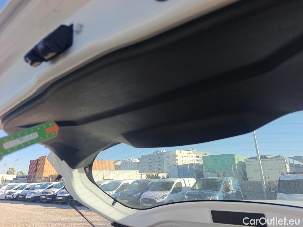  Toyota  Yaris TOYOTA  / 2017 / 5P / berlina con portón 1.5 100H Active Tech #9