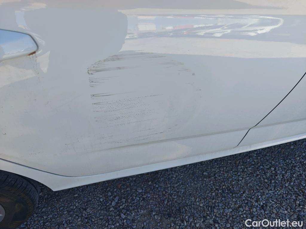  Skoda  KAMIQ SKODA  1.0 TSI 81kW (110CV) DSG Ambition #5