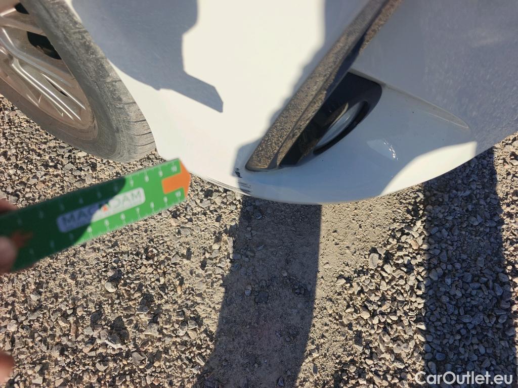  Toyota  Yaris TOYOTA  / 2017 / 5P / berlina con portón 1.5 100H Active Tech #3