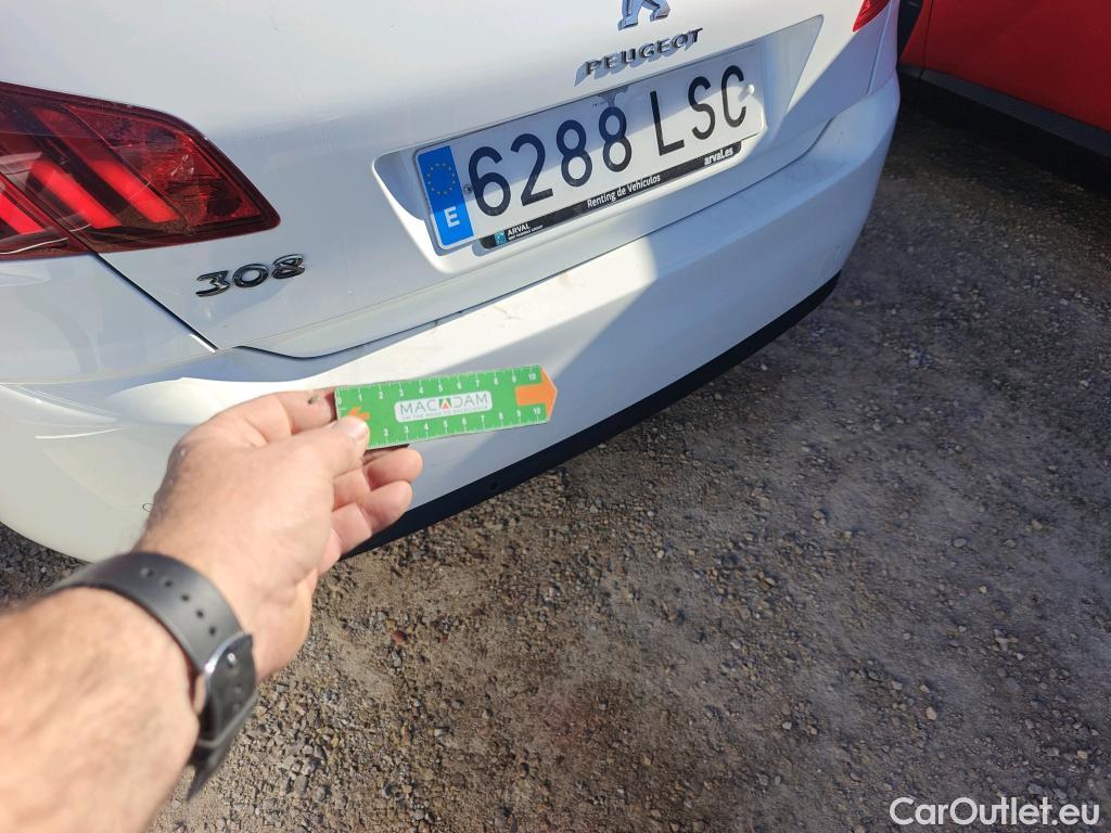  Peugeot  308 PEUGEOT  / 2017 / 5P / berlina con portón 5p Style BlueHDi 130 S&S #22