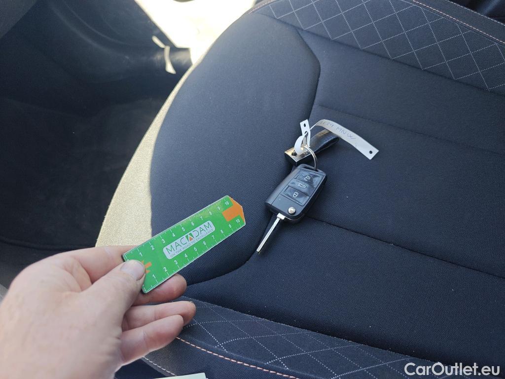  Skoda  KAMIQ SKODA  1.0 TSI 81kW (110CV) DSG Ambition #2