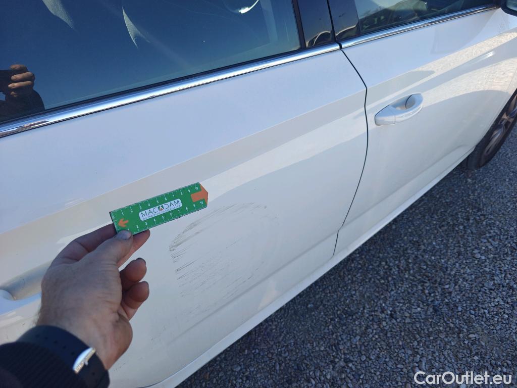  Skoda  KAMIQ SKODA  1.0 TSI 81kW (110CV) DSG Ambition #3