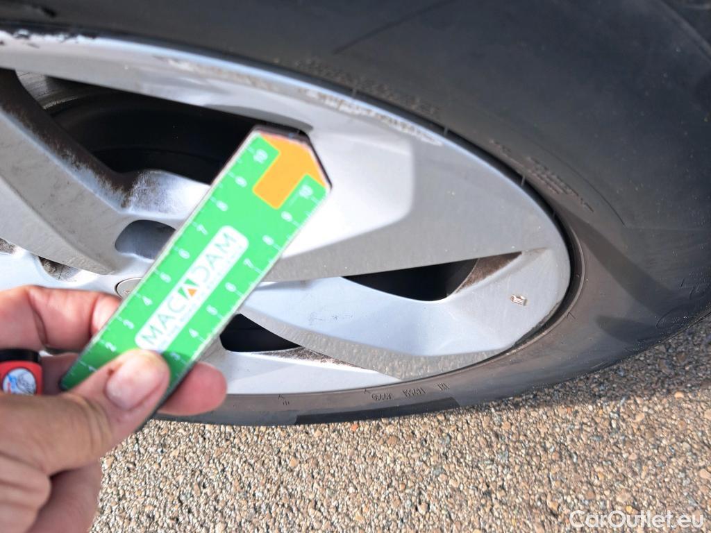  Nissan  Qashqai NISSAN  / 2017 / 5P / todoterreno DIG-T 103 kW (140 CV) E6D ACENTA #18