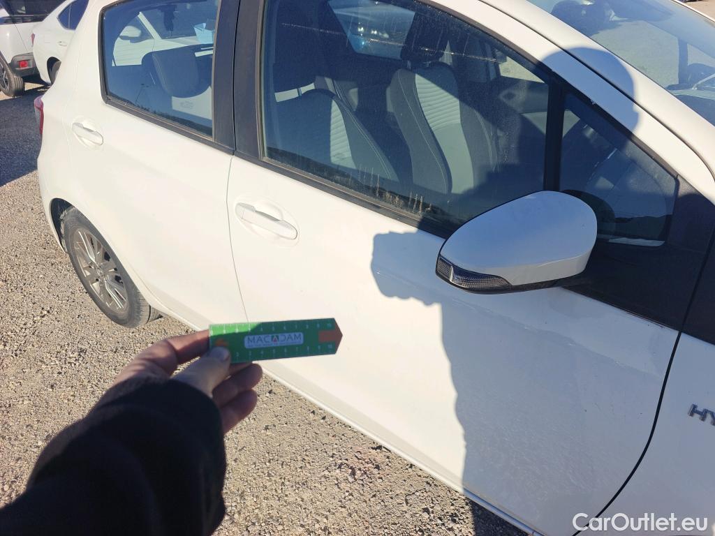  Toyota  Yaris TOYOTA  / 2017 / 5P / berlina con portón 1.5 100H Active Tech #12