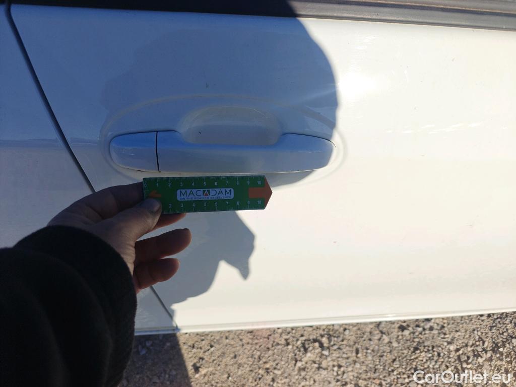  Toyota  Yaris TOYOTA  / 2017 / 5P / berlina con portón 1.5 100H Active Tech #22