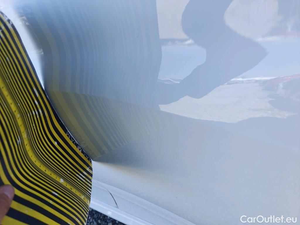  Peugeot  208 PEUGEOT  / 2019 / 5P / berlina con portón BlueHDi 73kW (100CV) Allure #25