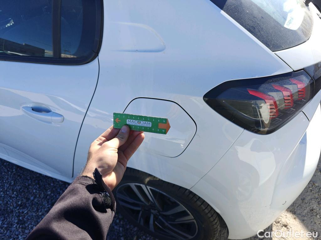  Peugeot  208 PEUGEOT  / 2019 / 5P / berlina con portón BlueHDi 73kW (100CV) Allure #11