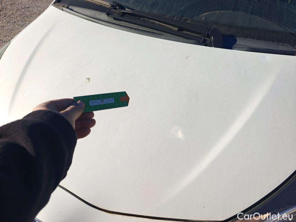  Toyota  Yaris TOYOTA  / 2017 / 5P / berlina con portón 1.5 100H Active Tech #24