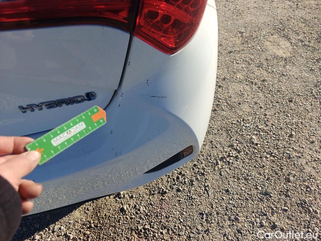  Toyota  Yaris TOYOTA  / 2017 / 5P / berlina con portón 1.5 100H Active Tech #17