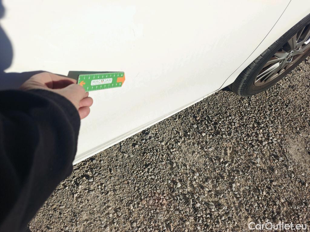  Toyota  Yaris TOYOTA  / 2017 / 5P / berlina con portón 1.5 100H Active Tech #27