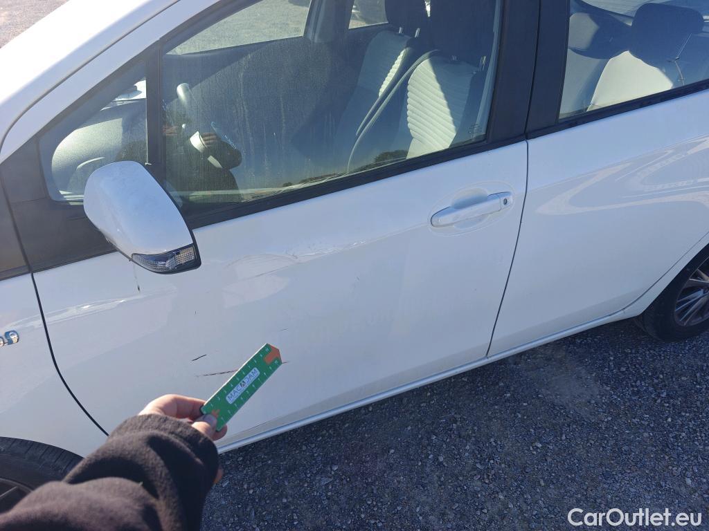  Toyota  Yaris TOYOTA  / 2017 / 5P / berlina con portón 1.5 100H Active Tech #13