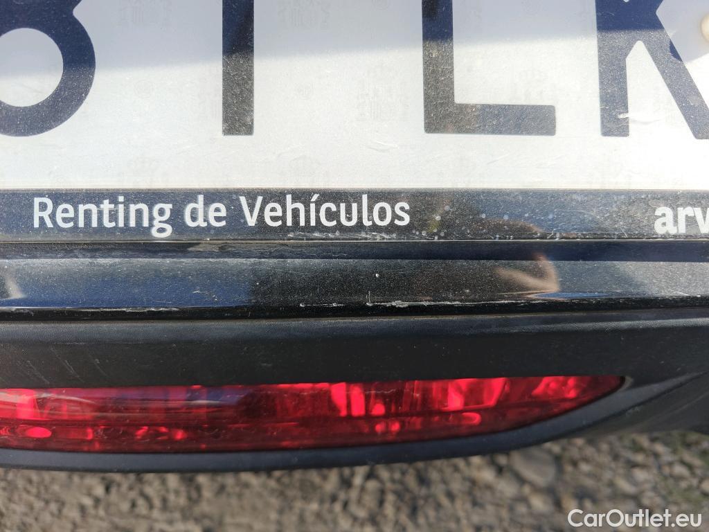  Peugeot  208 PEUGEOT  / 2019 / 5P / berlina con portón BlueHDi 73kW (100CV) Allure #58