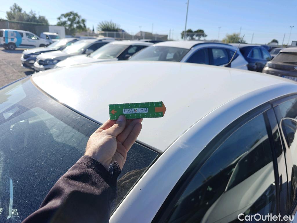  Peugeot  208 PEUGEOT  / 2019 / 5P / berlina con portón BlueHDi 73kW (100CV) Allure #20