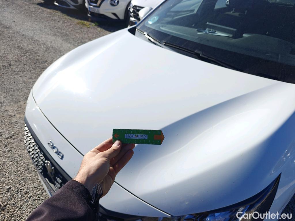  Peugeot  208 PEUGEOT  / 2019 / 5P / berlina con portón BlueHDi 73kW (100CV) Allure #16