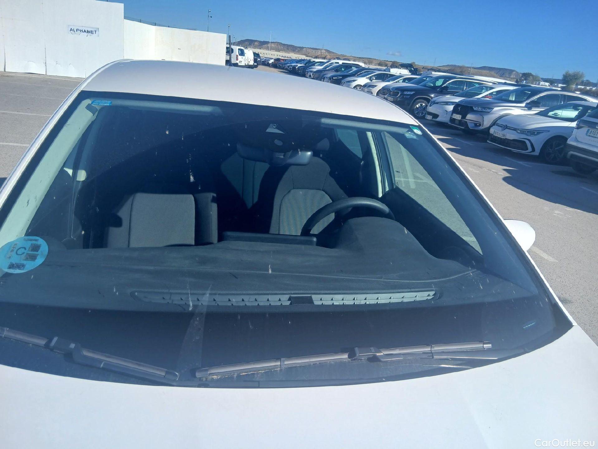  Seat  Ibiza SEAT  / 2017 / 5P / berlina con portón 1.0 MPI 59kW (80CV) Reference Plus(SP) #8