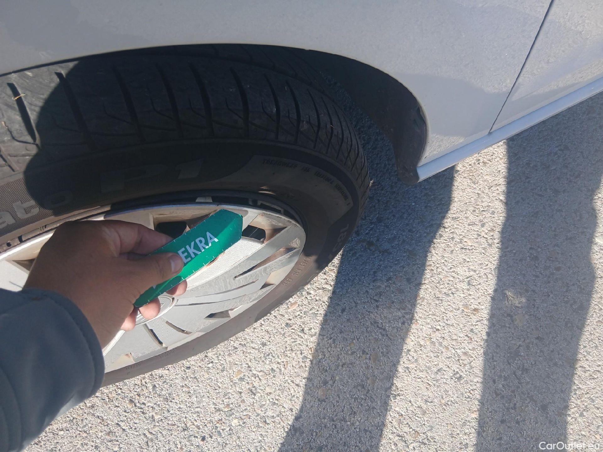  Seat  Ibiza SEAT  / 2017 / 5P / berlina con portón 1.0 MPI 59kW (80CV) Reference Plus(SP) #10