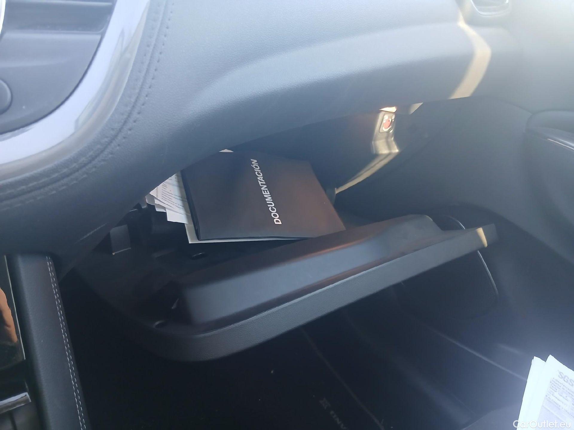  Opel   Grandland X OPEL PHEV / 2017 / 5P / todoterreno 1.6 Turbo Ultimate Auto 4x2 #2