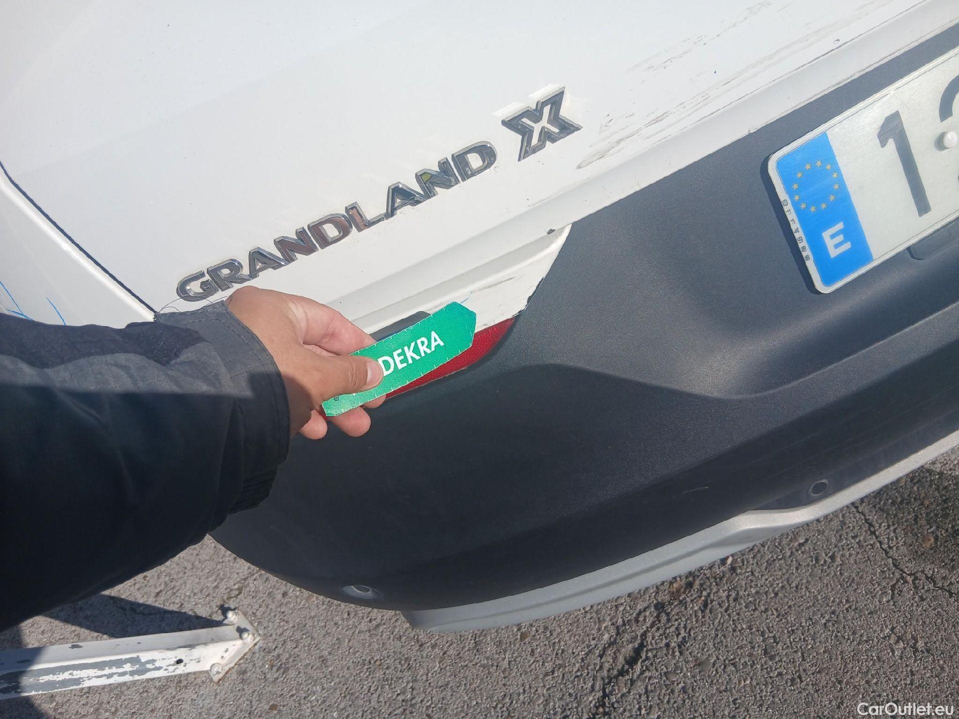  Opel   Grandland X OPEL PHEV / 2017 / 5P / todoterreno 1.6 Turbo Ultimate Auto 4x2 #16