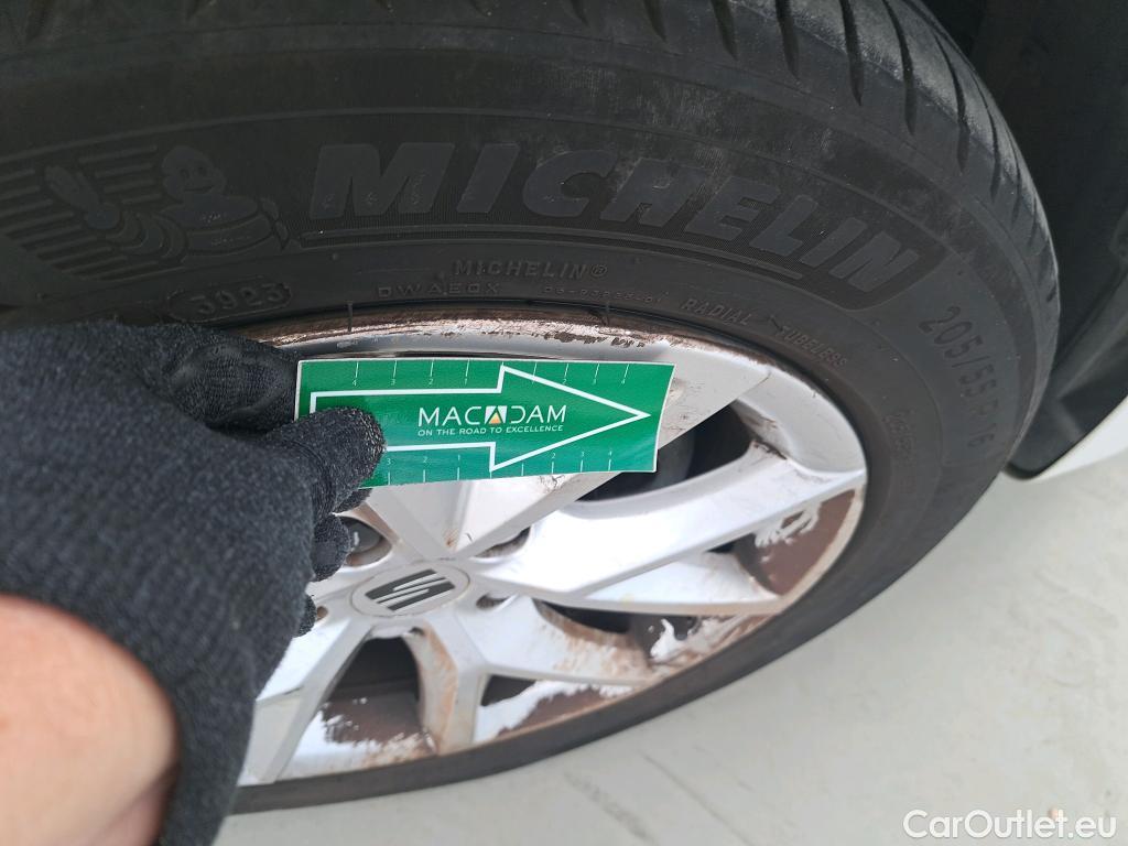  Land Rover  Discovery SEAT Nuevo León / 2020 / 5P / berlina con portón 2.0 TDI 85kW S&S Style Go (AC3) #6