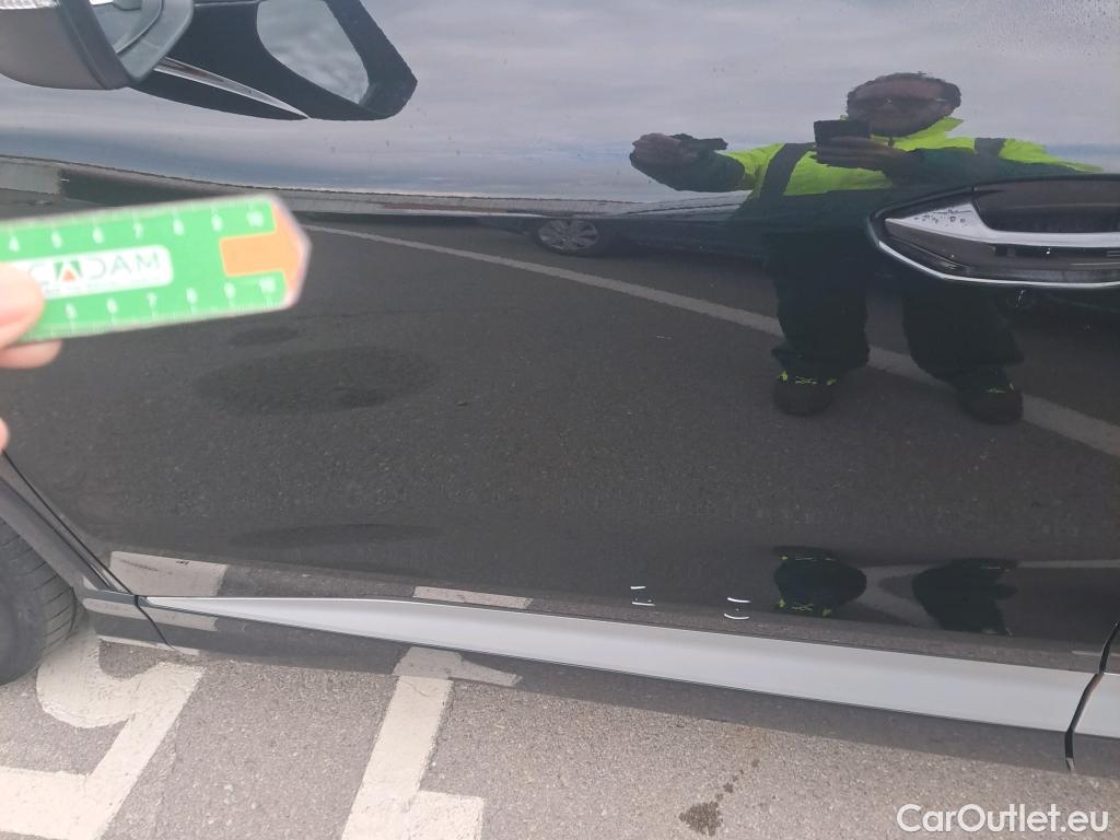  Audi  Q4 E-Tron AUDI  / 2021 / 5P / todoterreno S line 40 e-tron 150kW 82kWh #9