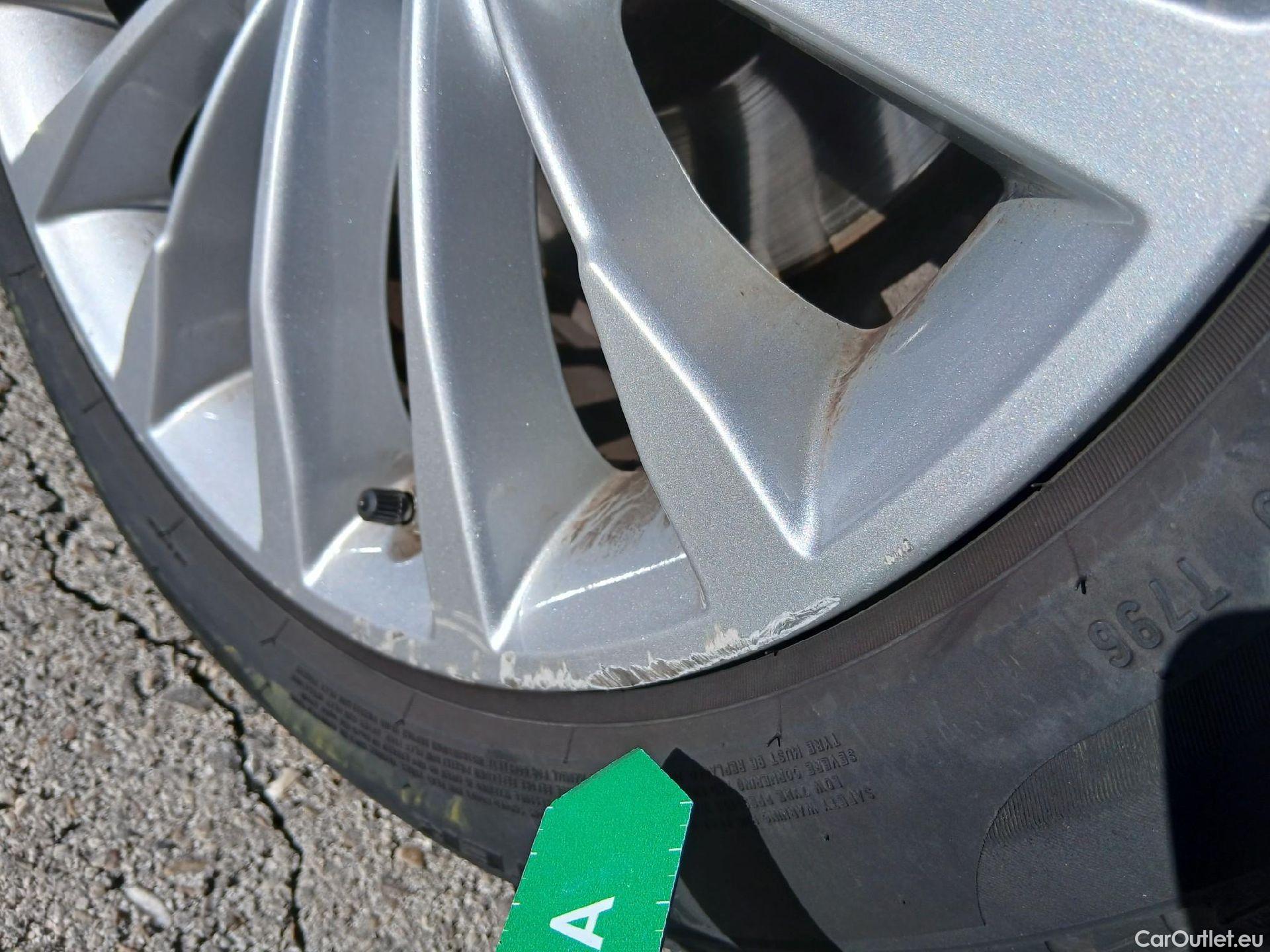  Bmw  Serie 5 BMW  / 2020 / 5P / familiar 520dA xDrive Touring #35