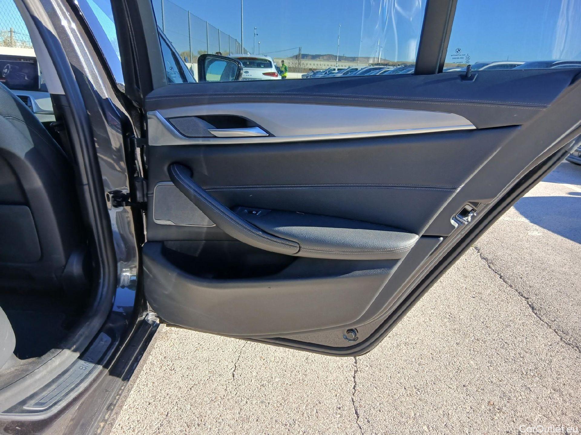 Bmw  Serie 5 BMW  / 2020 / 5P / familiar 520dA xDrive Touring #30