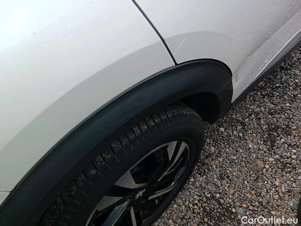  Peugeot  2008 PEUGEOT  / 2019 / 5P / todoterreno Allure BlueHDI 130 S&S EAT8 #40