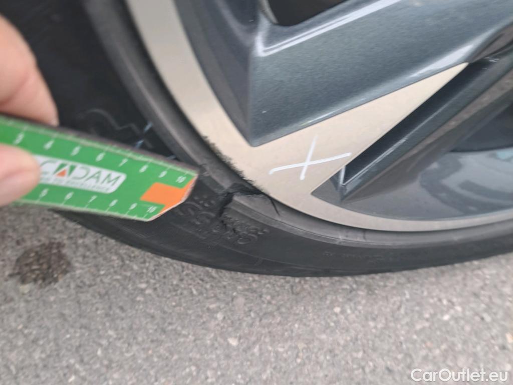  Audi  Q4 E-Tron AUDI  / 2021 / 5P / todoterreno S line 40 e-tron 150kW 82kWh #4