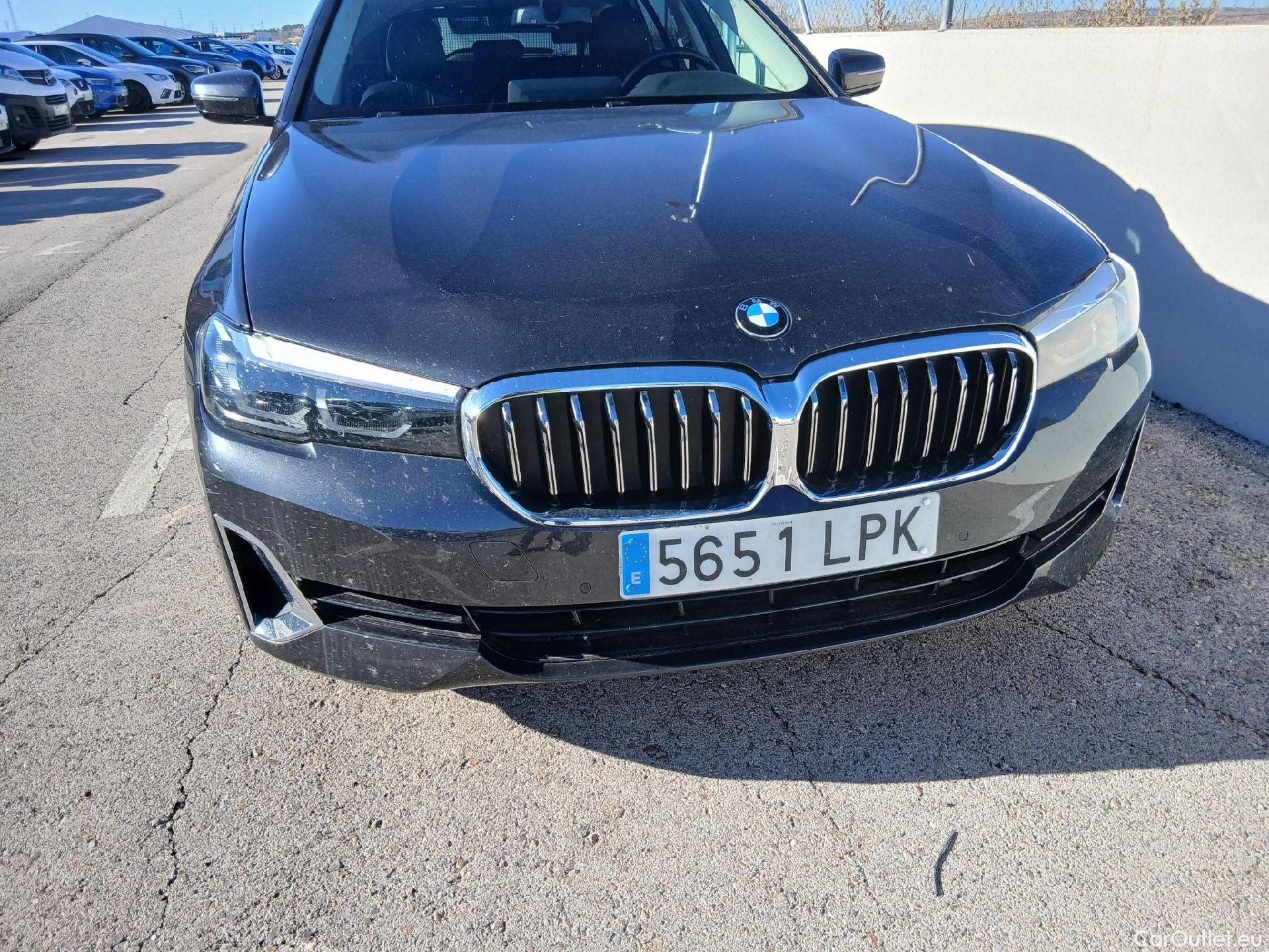  Bmw  Serie 5 BMW  / 2020 / 5P / familiar 520dA xDrive Touring #2