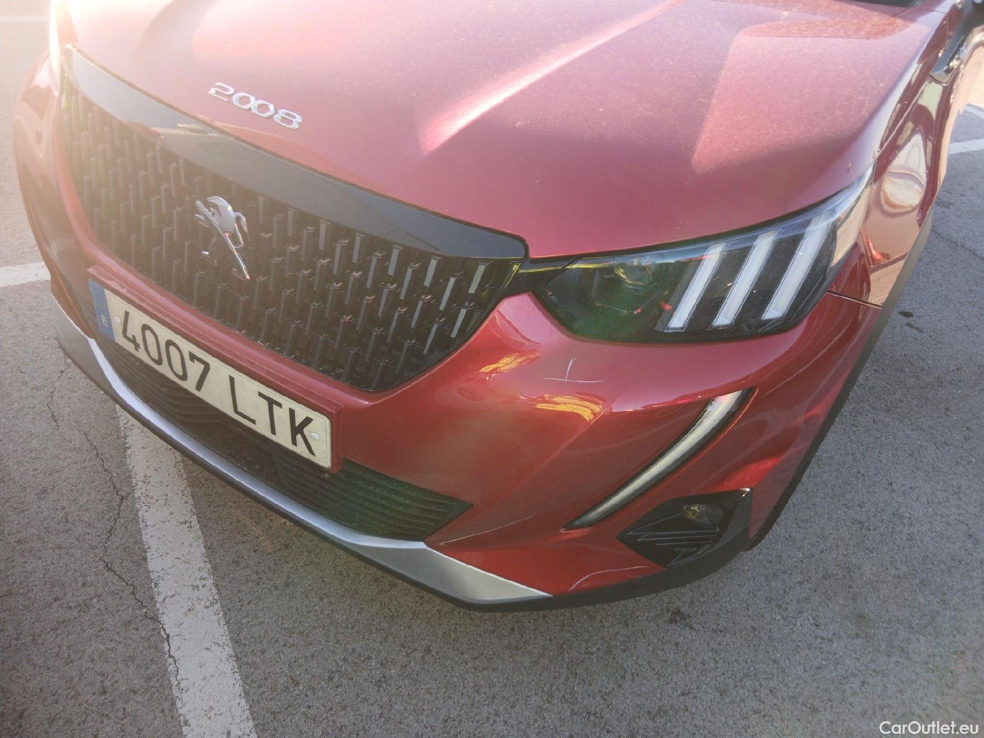  Peugeot  2008 PEUGEOT  / 2019 / 5P / todoterreno GT Puretech 130 S&S EAT8 #5