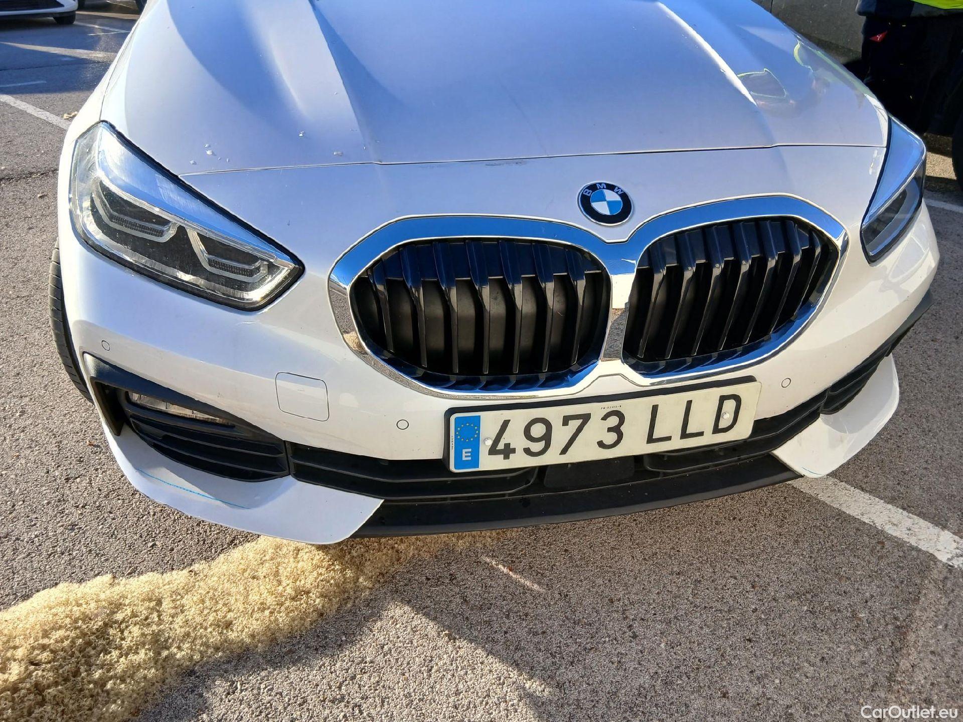  Bmw  Serie 1 BMW  / 2019 / 5P / berlina con portón 118i #23