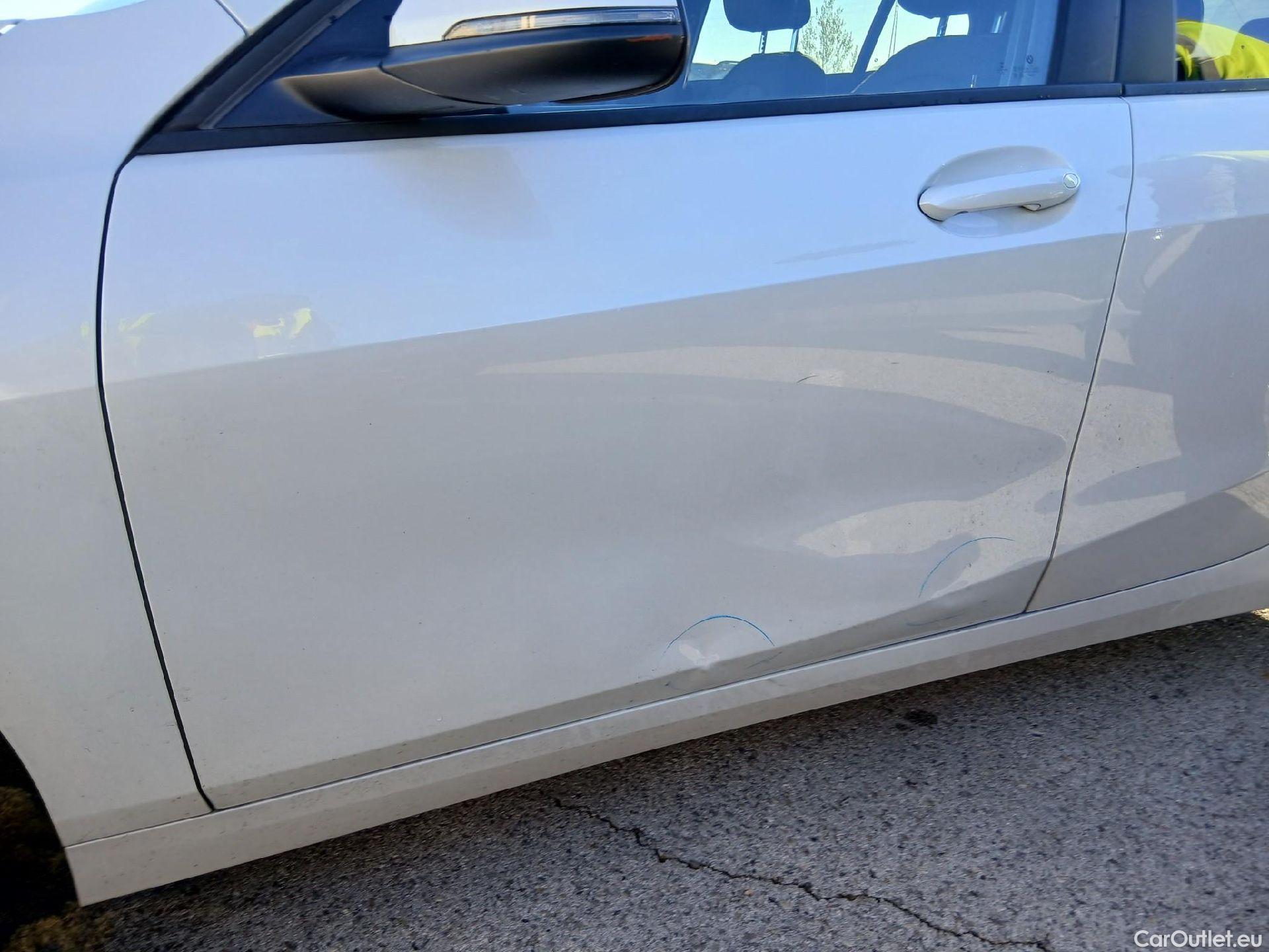  Bmw  Serie 1 BMW  / 2019 / 5P / berlina con portón 118i #7