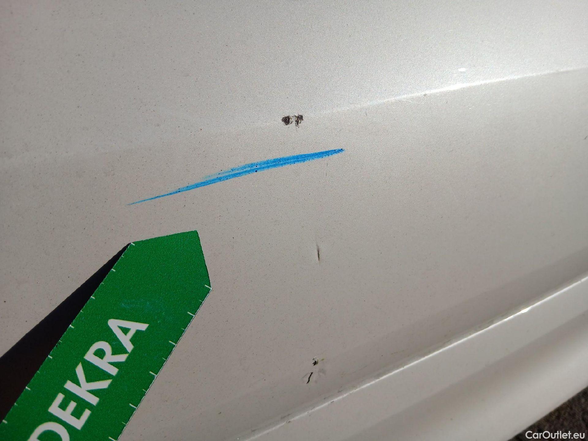  Bmw  Serie 1 BMW  / 2019 / 5P / berlina con portón 118i #10